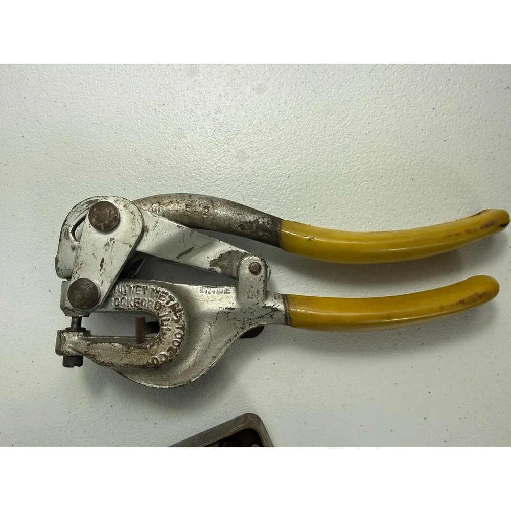 ROPER WHITNEY NO. 5 JR USA HAND PUNCH SET METAL BOX SHEET METAL